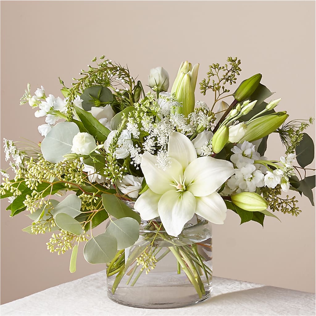 BOUQUET IN WHITE